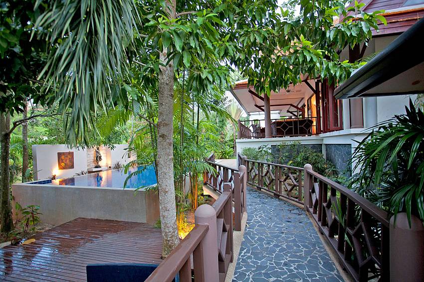 Access Path_angelica-garden_3-bedroom_pool-villa_jacuzzi-terrace_bang-por_koh-samui_thailand