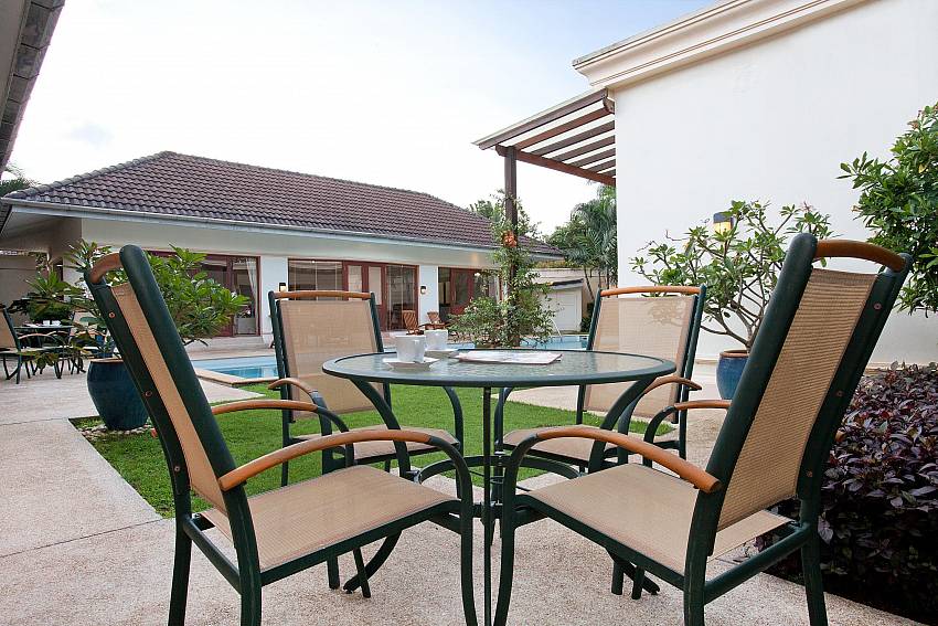 Out door seating_red-mountain-villa_4-bedroom_private-pool_kathu_phuket