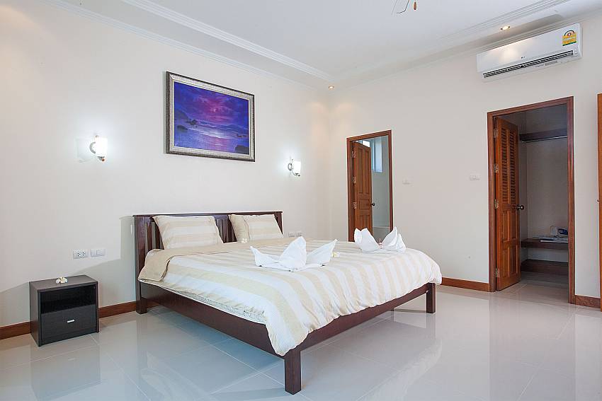 4. bedroom with kingsize bed at The Chase 8 North Pattaya