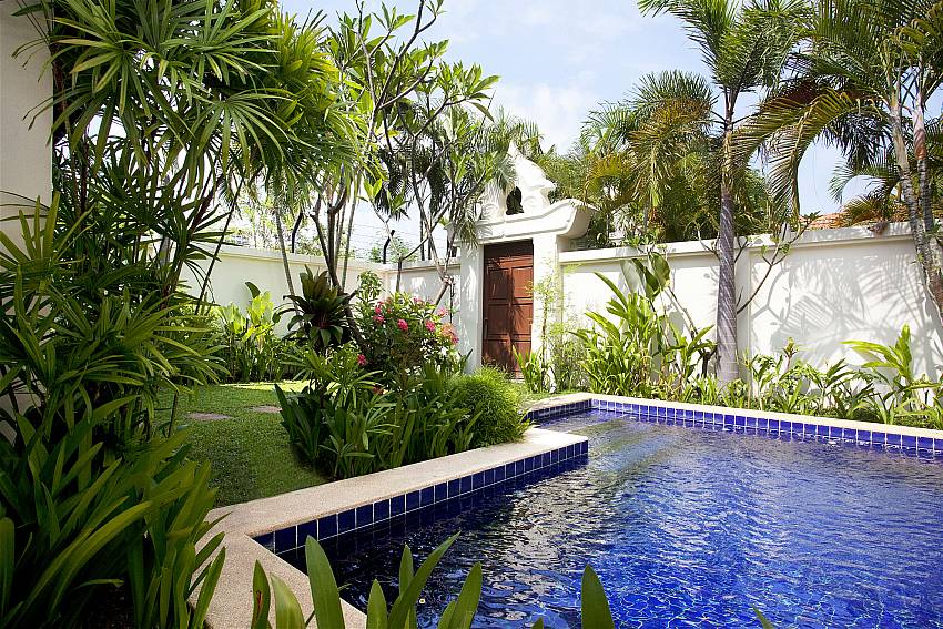 Beautiful Gardens-Pattaya luxury villa-Talay Villa 1
