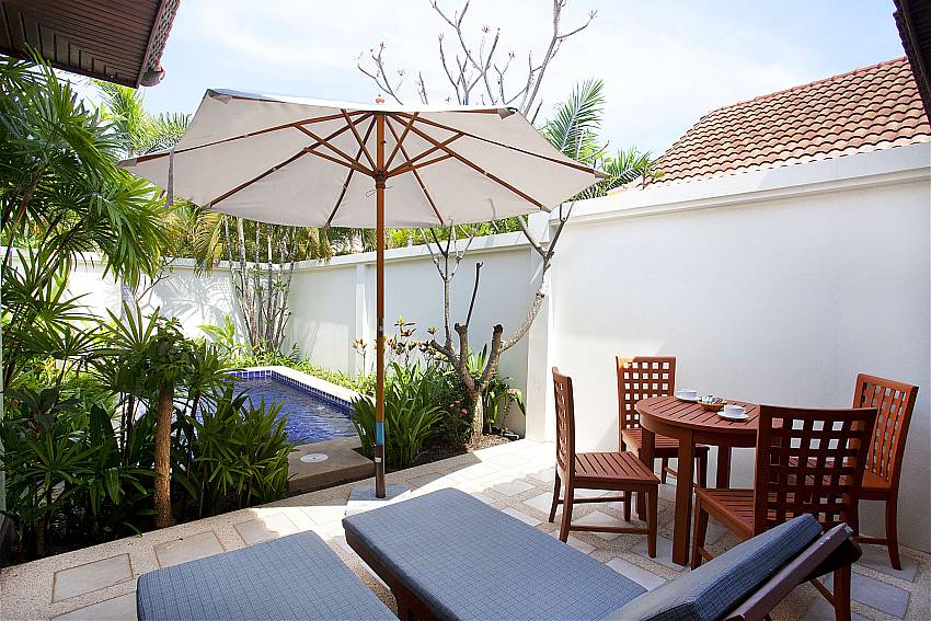 Pation Lounging & Dining-Pattaya luxury villa-Talay Villa 1