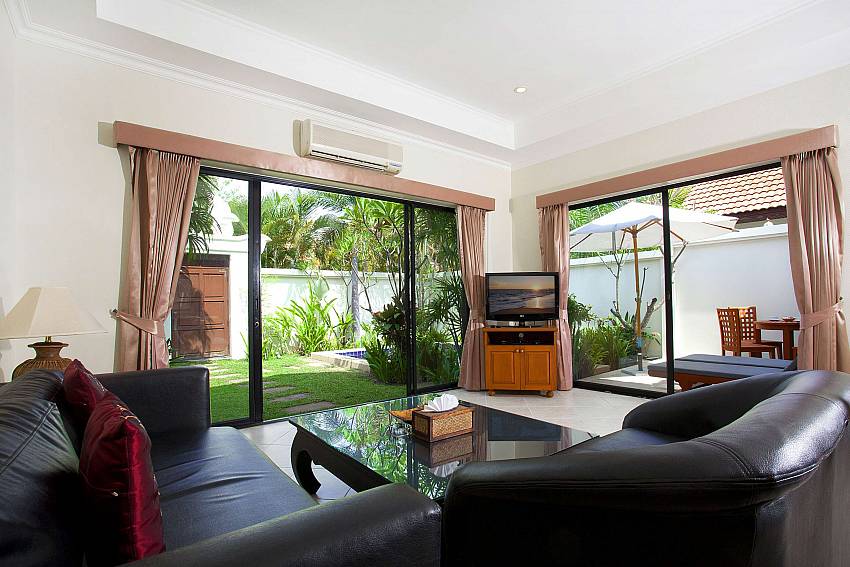 Living Room-Pattaya luxury villa-Talay Villa 1