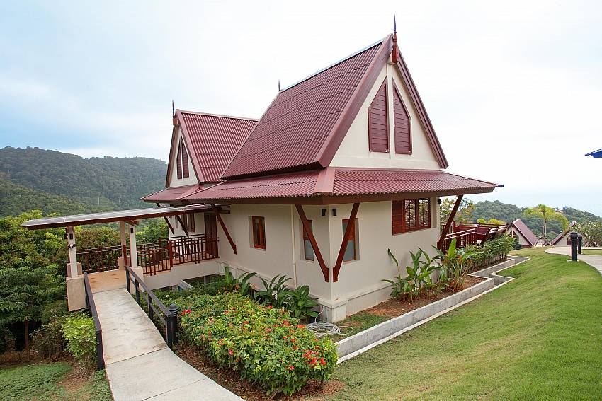 Baan Kiaow Villa_baan-kiaow_2-bedroom-villa_shared-infinity-pool_sea-views_ba-kantiang_koh lanta_thailand