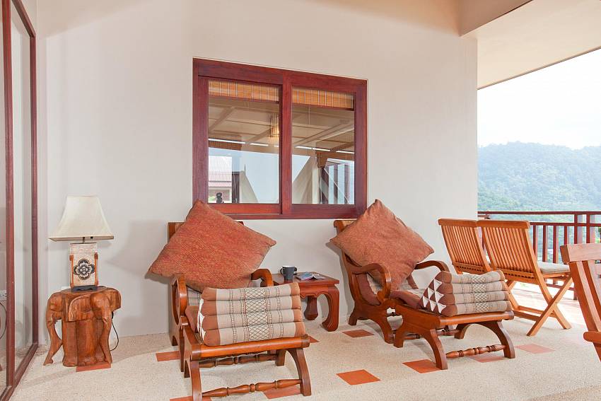 Terrace Seating_baan-som_2-bedroom-villa_shared-infinity-pool_sea-views_ba-kantiang_koh lanta_thailand