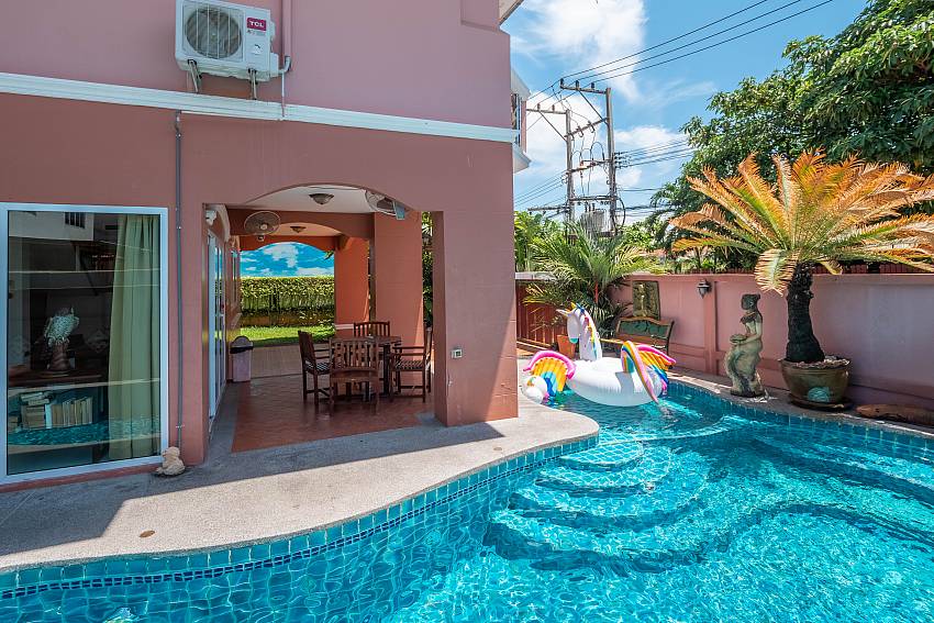 Baan Nomella | 4 Betten Ferienhaus mit großem Pool und Jacuzzi in Pattaya