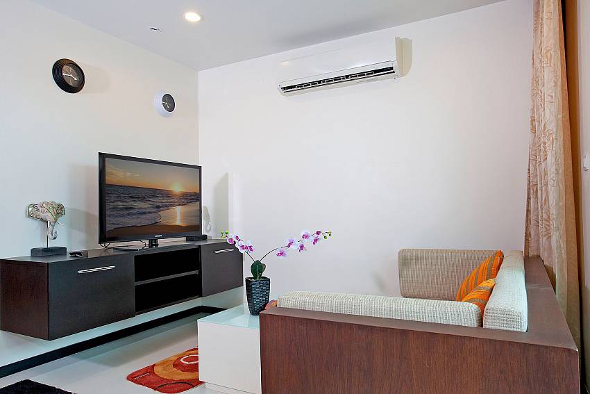 Living Room_kamala-chic_1-bedroom-apartment_shared-pool_kamala-beach_phuket_thailand