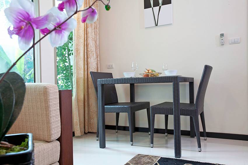 Dining Table_kamala-chic_1-bedroom-apartment_shared-pool_kamala-beach_phuket_thailand