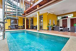 4 Schlafzimmer Pool Villa mit weitläufigem Wohnbereich im Freien in Jomtien Pattaya 