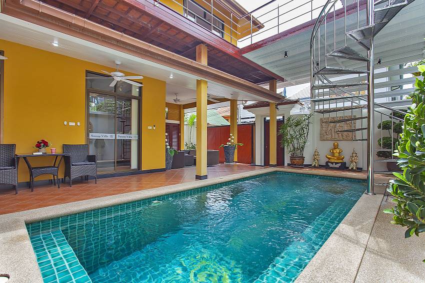 Seating area around private pool at Sunny Villa Jomtien Pattaya
