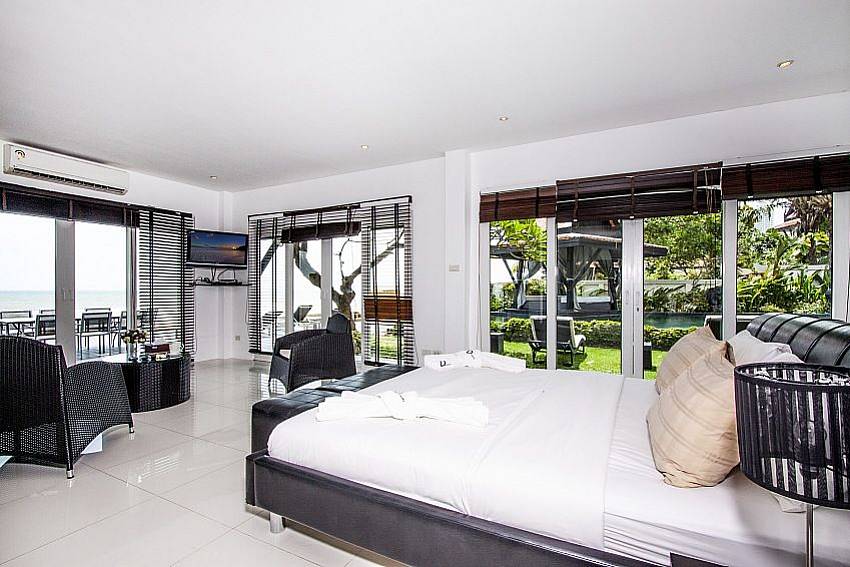 Divinity Villa 5-Sterne Beachfront Ferienhaus mit 6 Schlafzimmern Jomtien