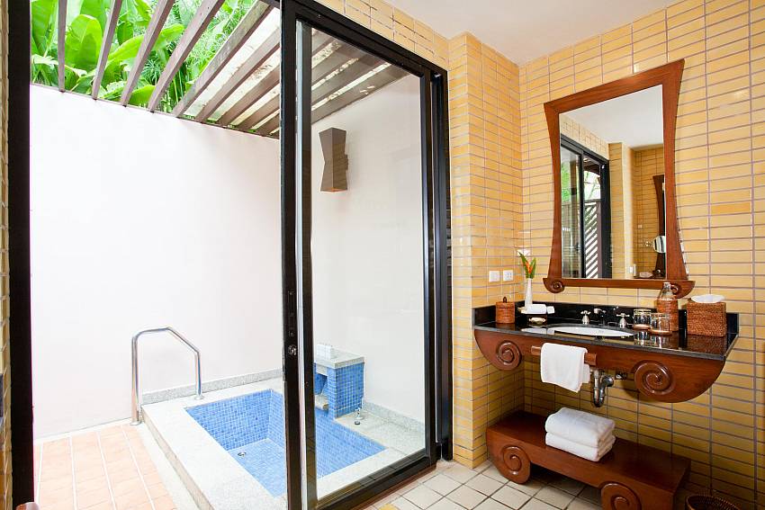Washbasin near the jacuzzi Of Pimalai Beach Villa 2 Bedroom Beachfront Suite in Koh Lanta