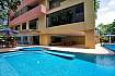 Building with swimming pool Of Sala Daeng Deluxe Suite Room 1207