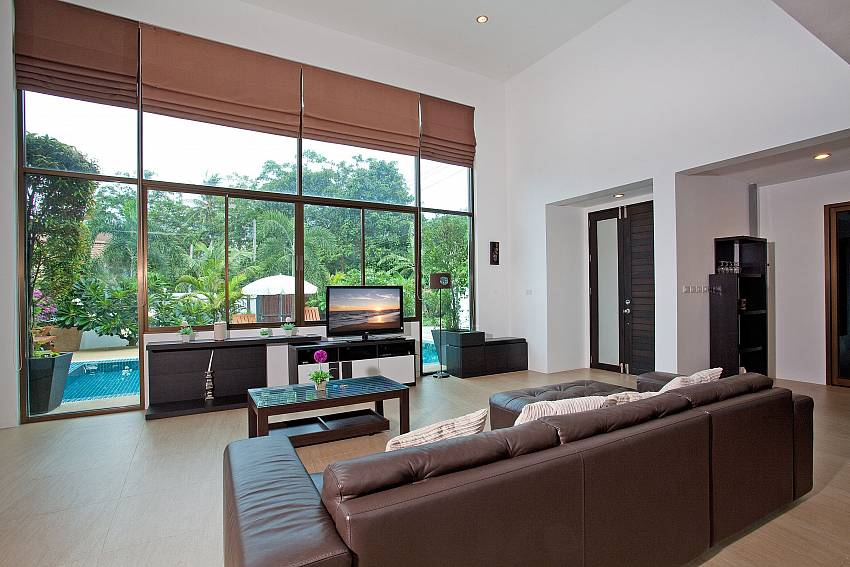 Living room overlooking the pool Of Chalong Sunshine Villa
