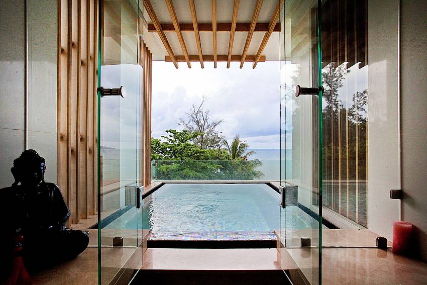 Jacuzzi tub open air Of Bang Tao Beach-Front Penthouse