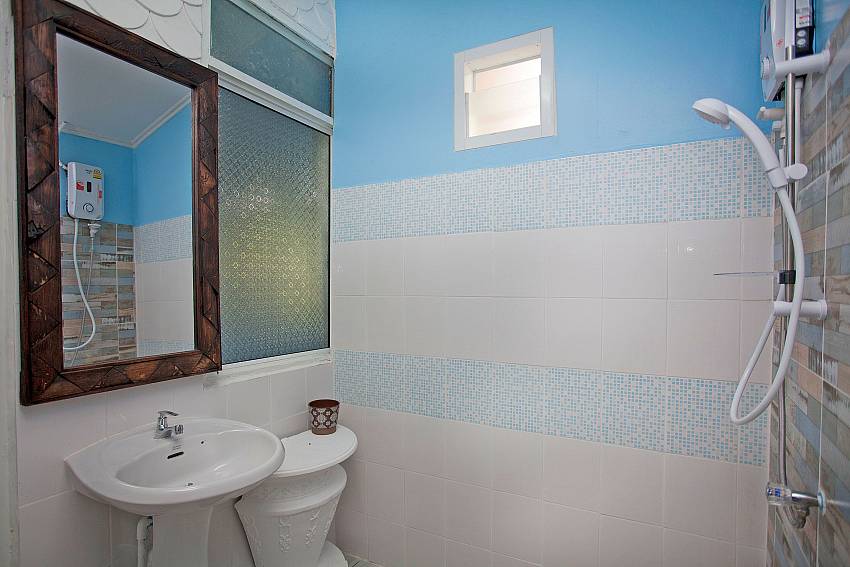 Shower with basin wash Of Jomtien Paradise Villa