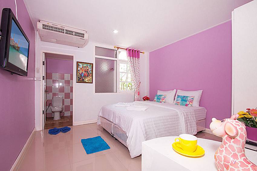 The Pink Room_jomtien-paradise-villa_5-bedroom-luxury-villa_private-pool_jet-pool_sauna_jomtien_thailand