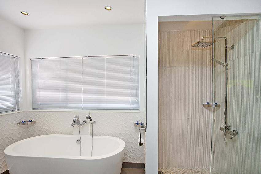 Bath tub with separate shower at Majestic Design Villa Pattaya