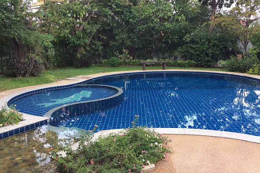 Swimming pool Lanna Karuehaad Villa