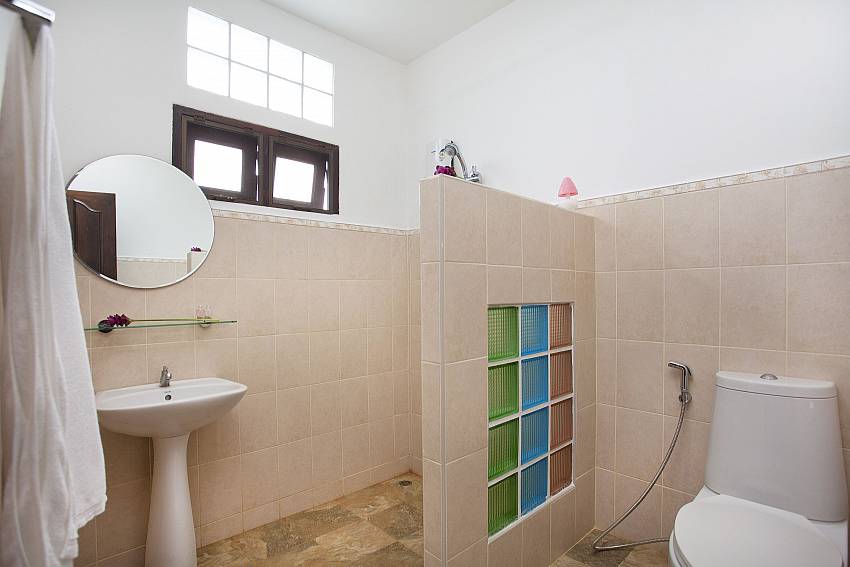 Toilet with basin wash Of Lanna Karuehaad Villa