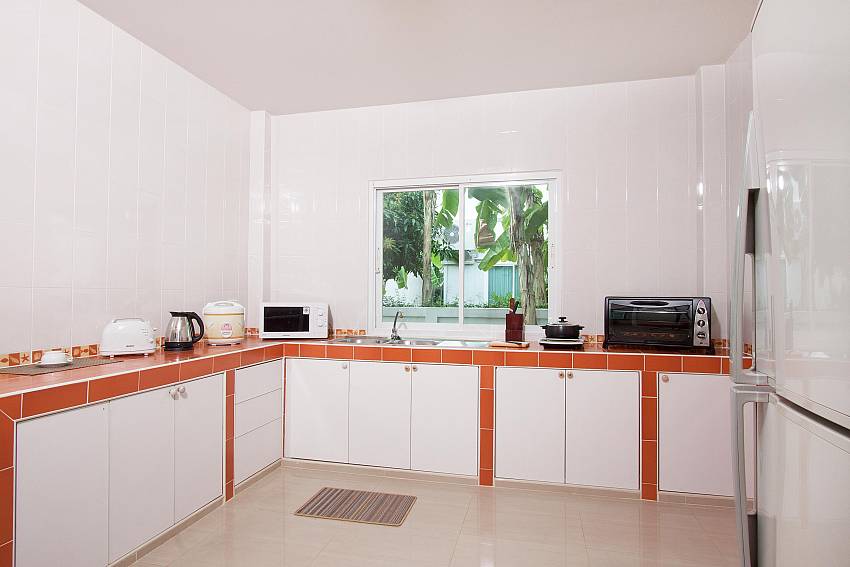 Kitchen room with refrigerator Of Wonder Villa A