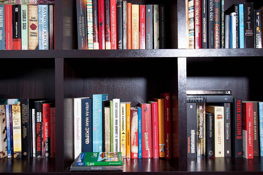Bookshelf Of Villa Aromdee B