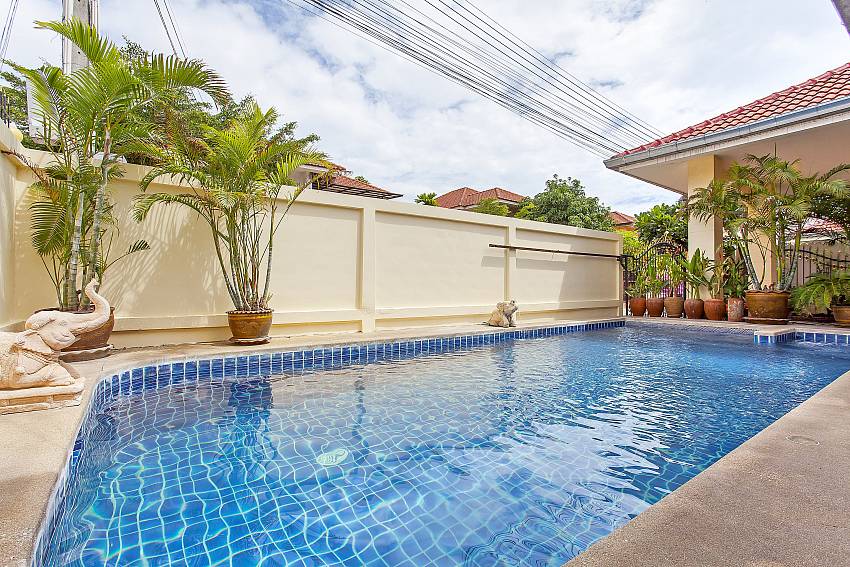 Baan Chokdee | 5 Betten Pool Villa nahe vom Jomtien Beach Südpattaya