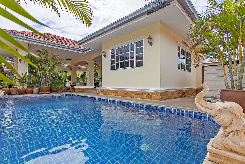 Baan Chokdee - Villa 5 chambres avec piscine près de Jomtien Beach, Pattaya