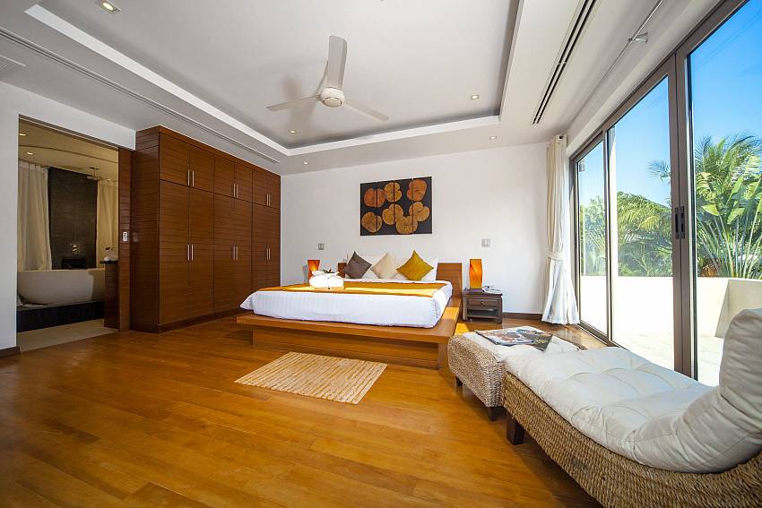 Bedroom with en suite bathroom Of Diamond Villa 3B No.201 (First)