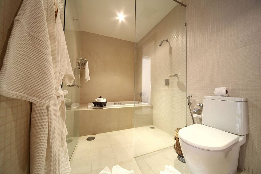 Toilet with shower Of Diamond Villa 3B No.201