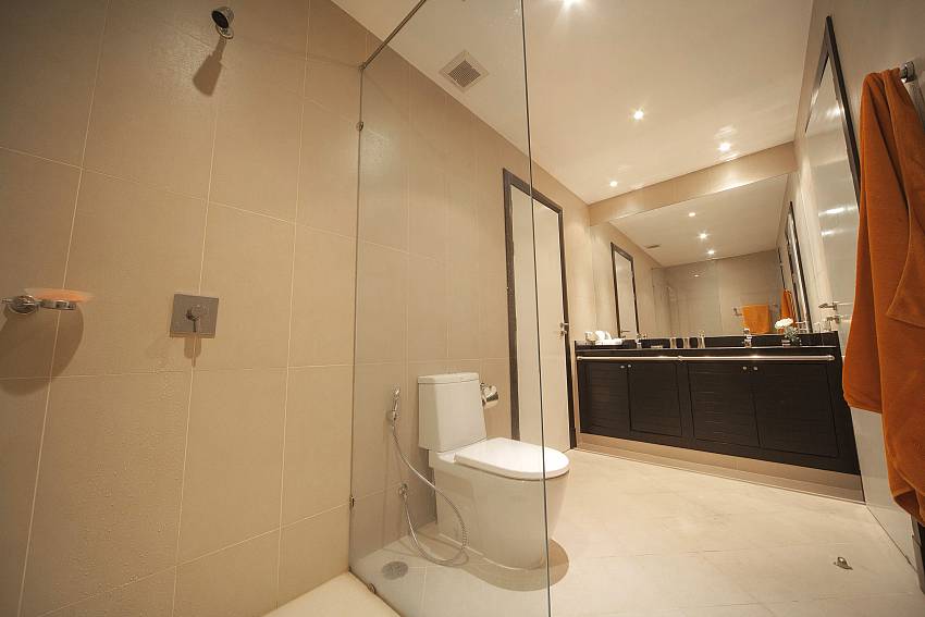 Shower with toilet Of Diamond Villa No.231