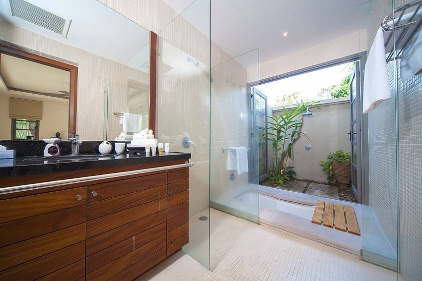 Bathroom with basin wash Of Diamond Villa No.411