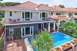 Luxury 7 Bedroom Pool Villa 1km From Jomtien Beach Pattaya