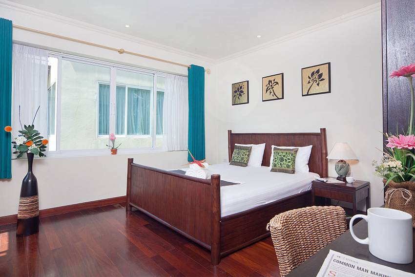 Bedroom views with desk Of Karon Hill Villa 16 (Third)