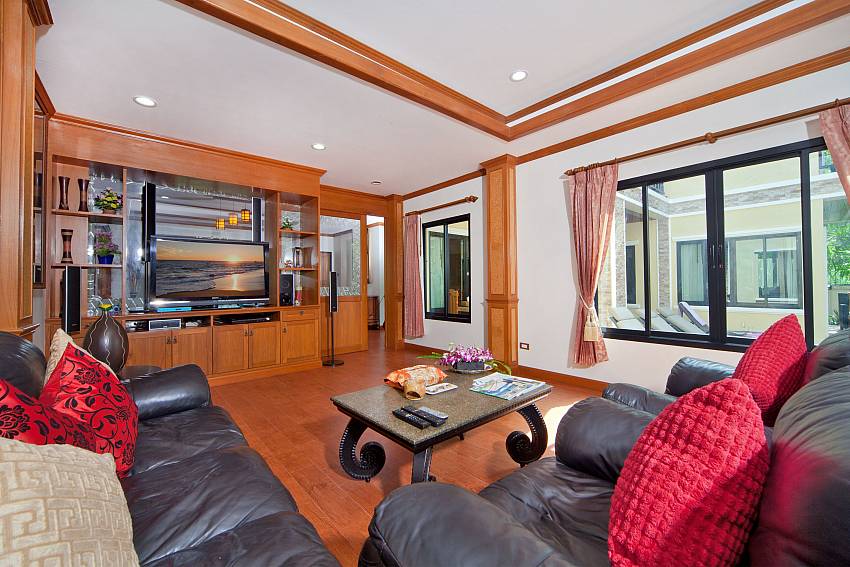 Living room with TV Of BangTao Tara Villa 1