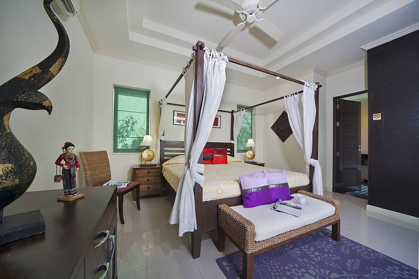 Bedroom with en suite bathroom Of Karon Hill Villa 4 (Second)