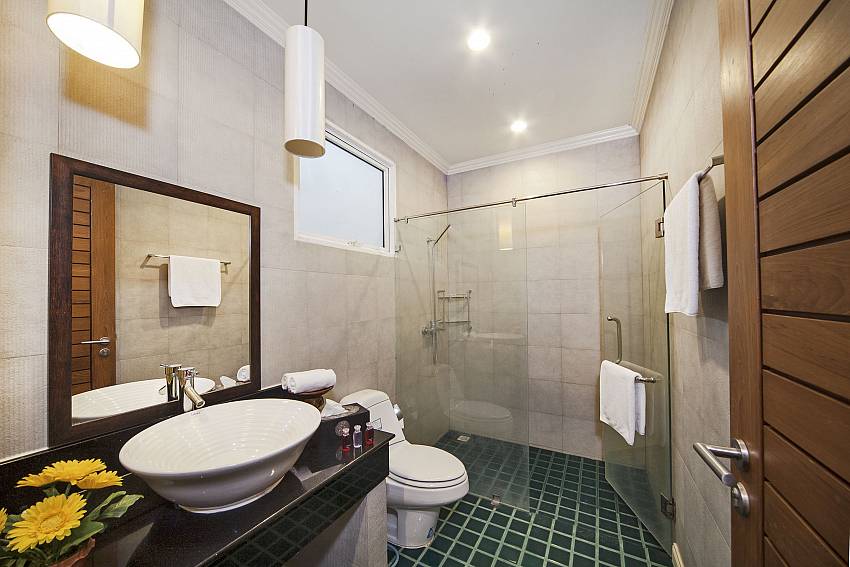 Basin wash with toilet and shower  Of Karon Hill Villa 21
