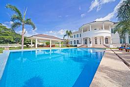 华欣棕榈山庄园 – 6 卧室- 高档的高尔夫课程配置。 泰国度假屋、别墅在芭堤雅、普吉岛、苏梅岛均有出租。