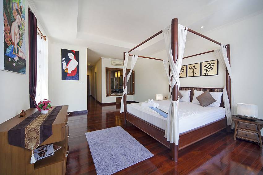 Bedroom with shelves Of Karon Hill Villa 19 (Second)