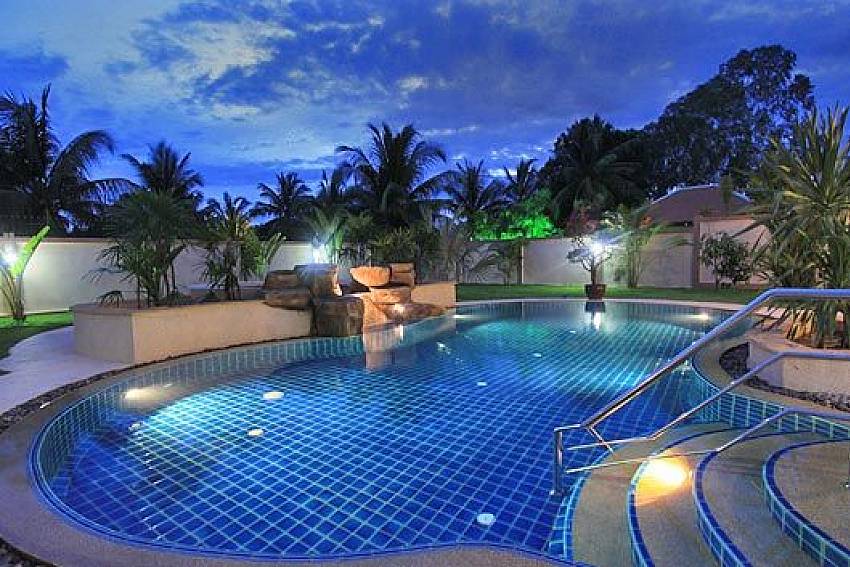 Swimming pool at night time romantic Of Baan Foxlea 10