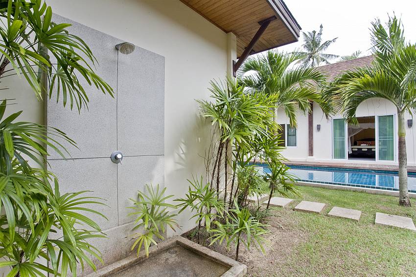 Shower outdoor Of Villa Cesadelsol