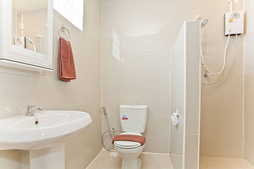 Toilet with shower and basin wash Of Villa Fiesta