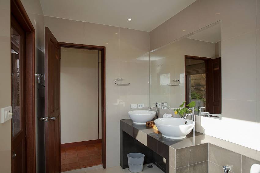 Toilet with basin wash Of Cape Summitra Villa