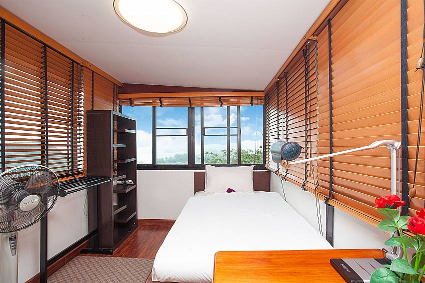 Spare bedroom with a single bed at Krabi Sunset Hill Villa Ao Nang