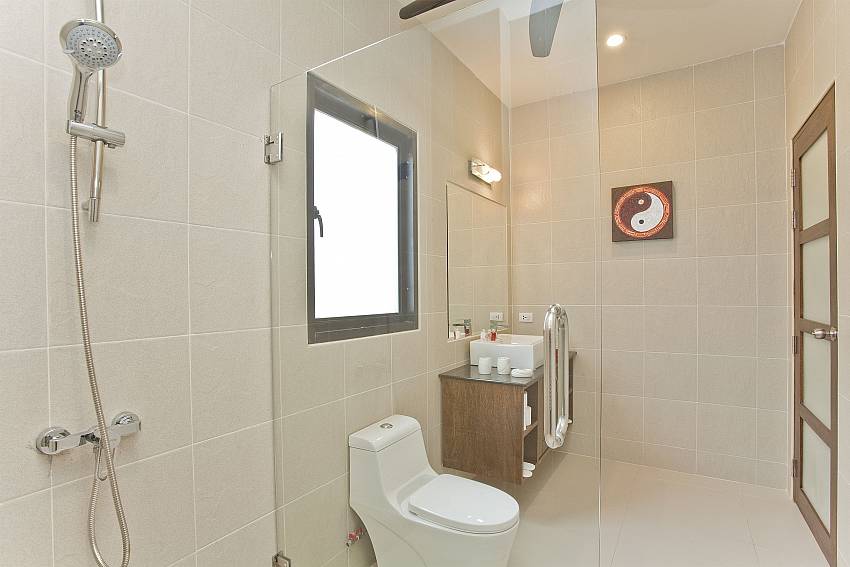 Toilet with shower Of Tub Tim Villa