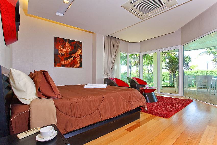 Bedroom see view Of Ocean Fringe Apartment A (First)