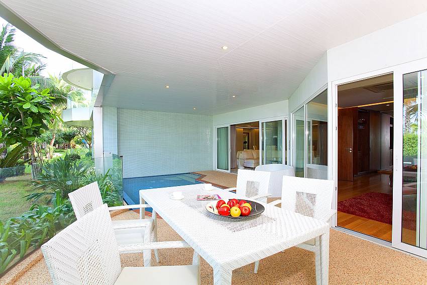 Dinning table outdoor Of Ocean Fringe Apartment A