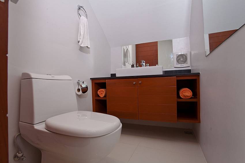Toilet with basin wash Of Villa Oranuch