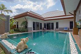 3Br Pool Villa on Private Estate Near Ban Amphur and Bangsaray Beach