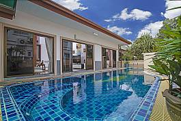 3Br Pool Villa on Resort With Water Park and Childrens PLay Area, Bangsaray, Pattaya