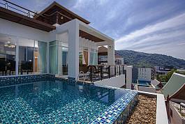 Moderne 4 Schlafzimmer Pool Villa mit Meerblick auf den Kata Strand, Phuket